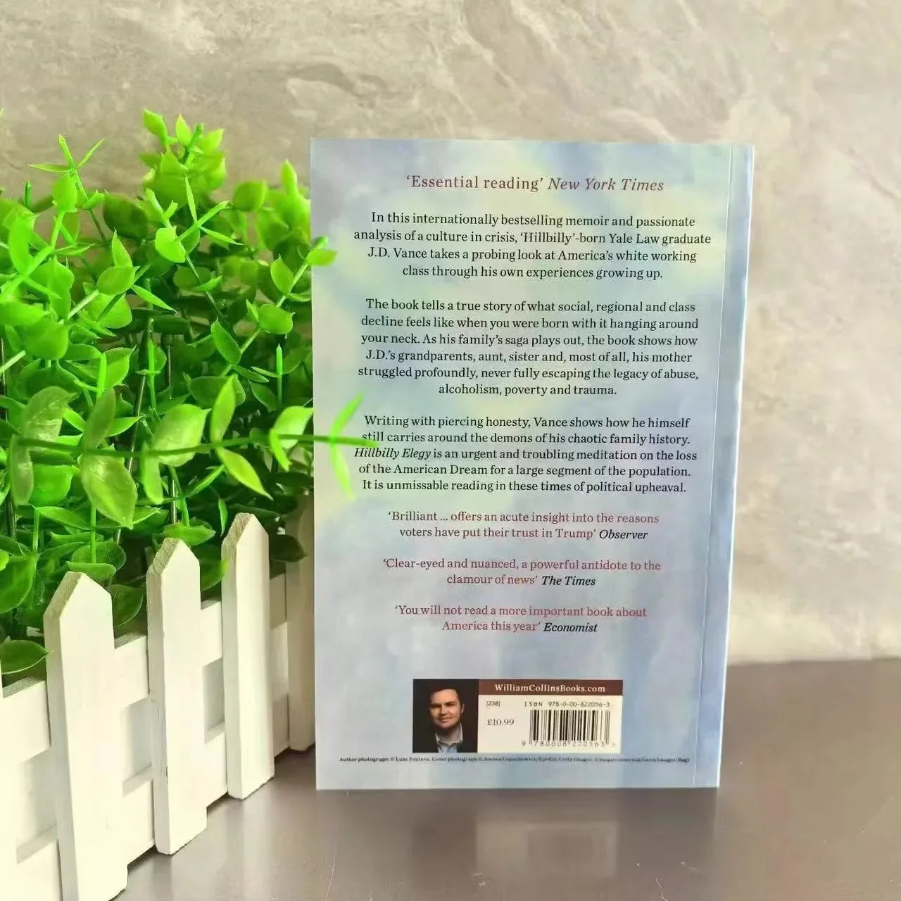 Hillbilly Elegy by J.D. Vance – A Memoir of Family and Culture in Crisis Paperback Book