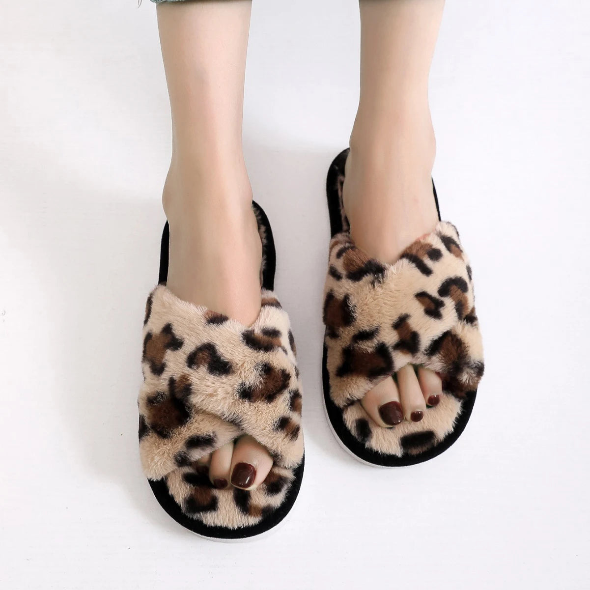 Leopard Print Winter Slippers – Women’s Plush Fur Indoor Warm Anti-Slip Slides